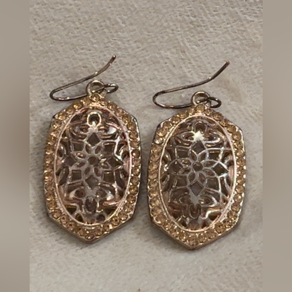 Elegant Gold Filigree Earrings